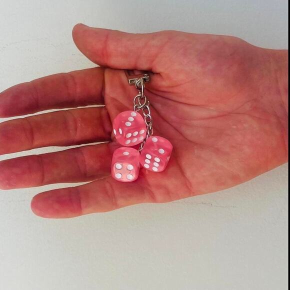 Y2k 2000s vintage style pink dice key chain - Picture 2 of 6